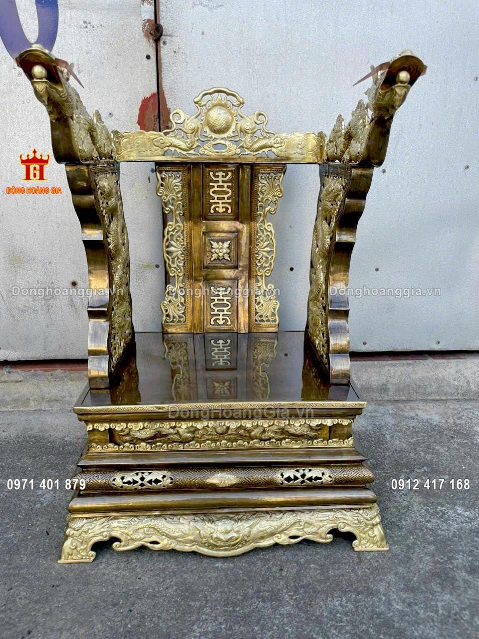 Ngai thờ cúng gia tiên là vật phẩm thờ cúng được nhiều người lựa chọn